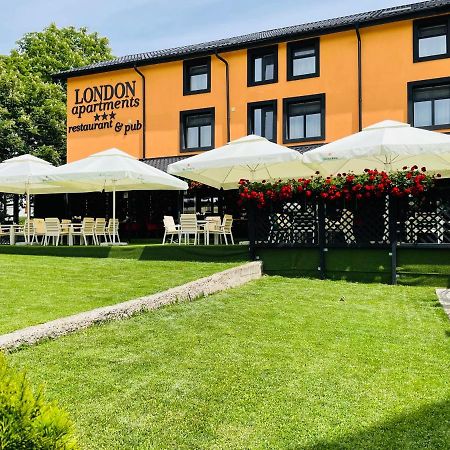 London Apartments Vaslui Ngoại thất bức ảnh