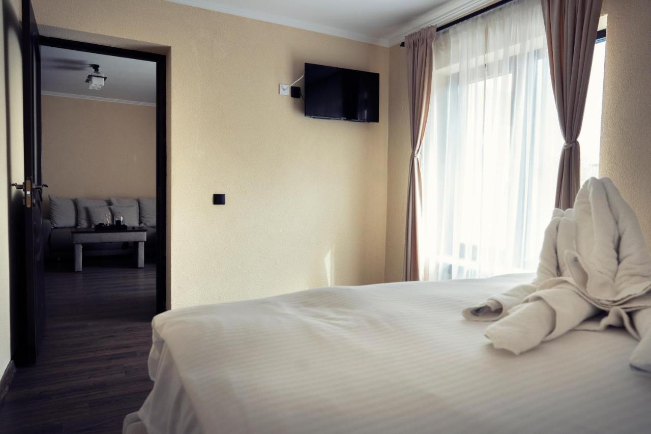 London Apartments Vaslui Ngoại thất bức ảnh