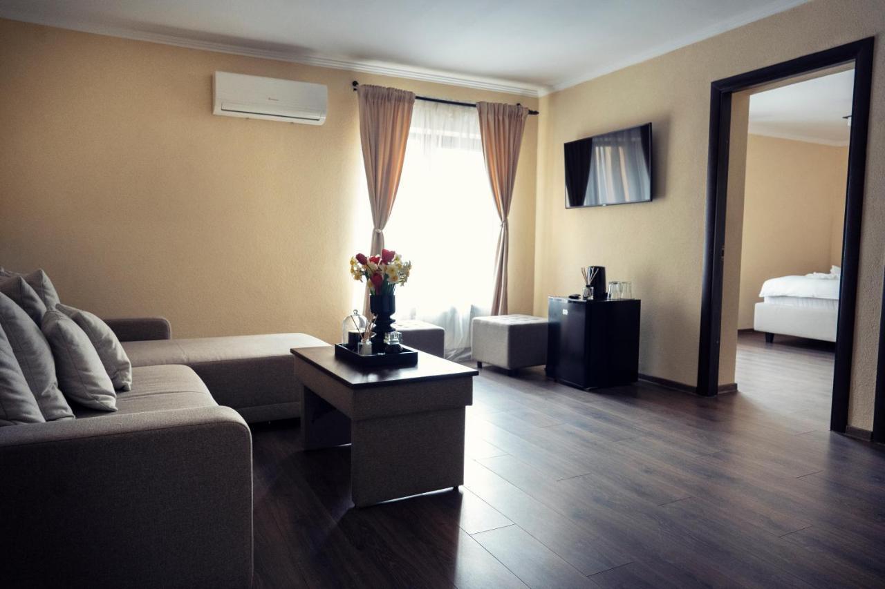 London Apartments Vaslui Ngoại thất bức ảnh
