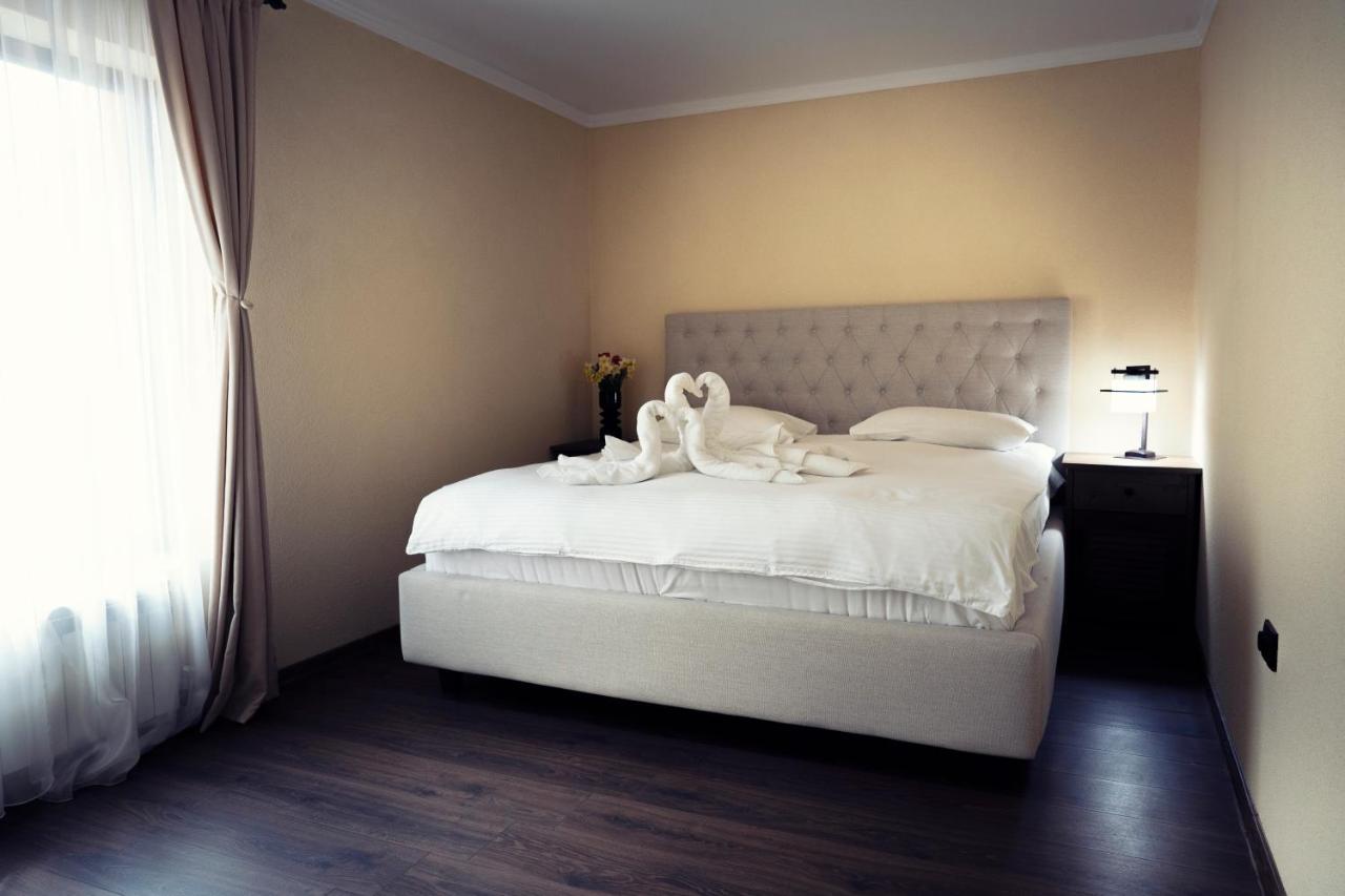 London Apartments Vaslui Ngoại thất bức ảnh