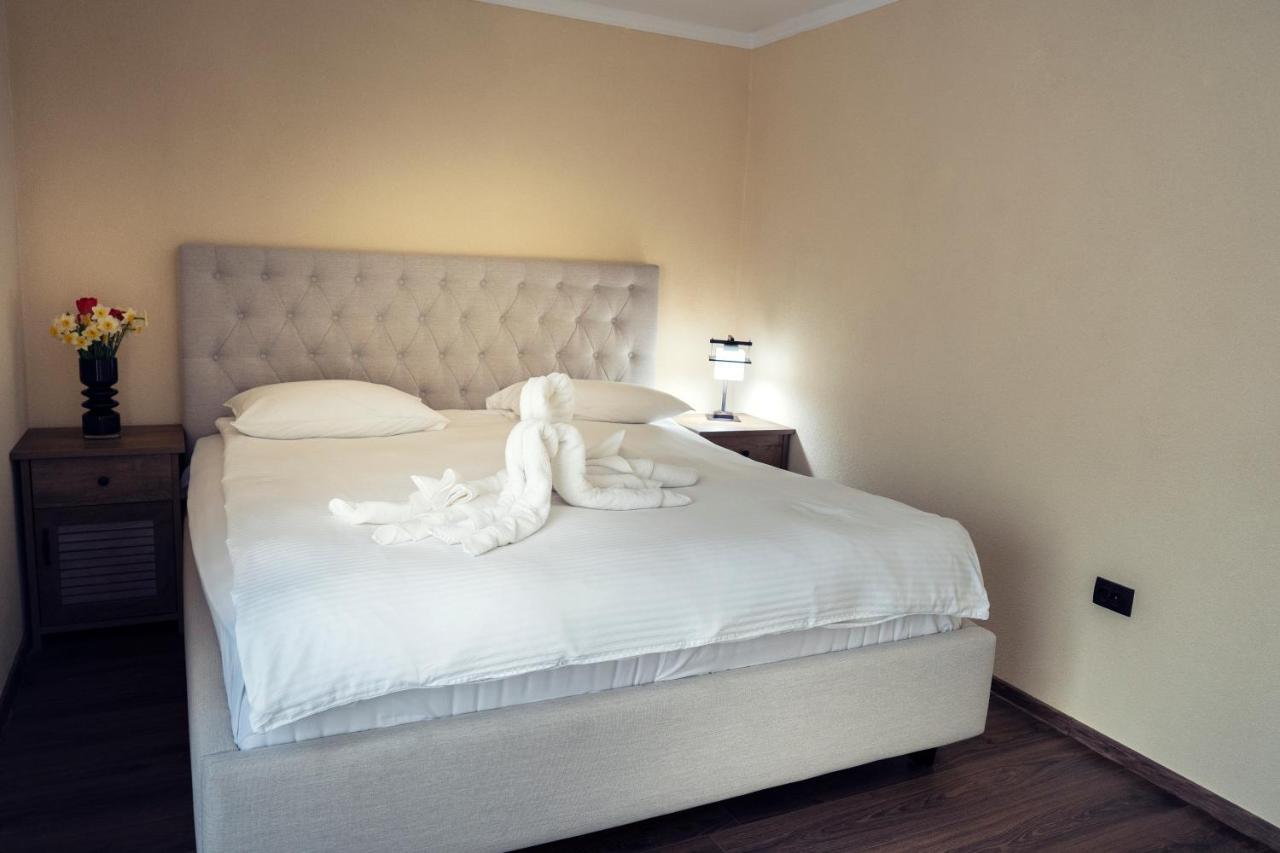 London Apartments Vaslui Ngoại thất bức ảnh