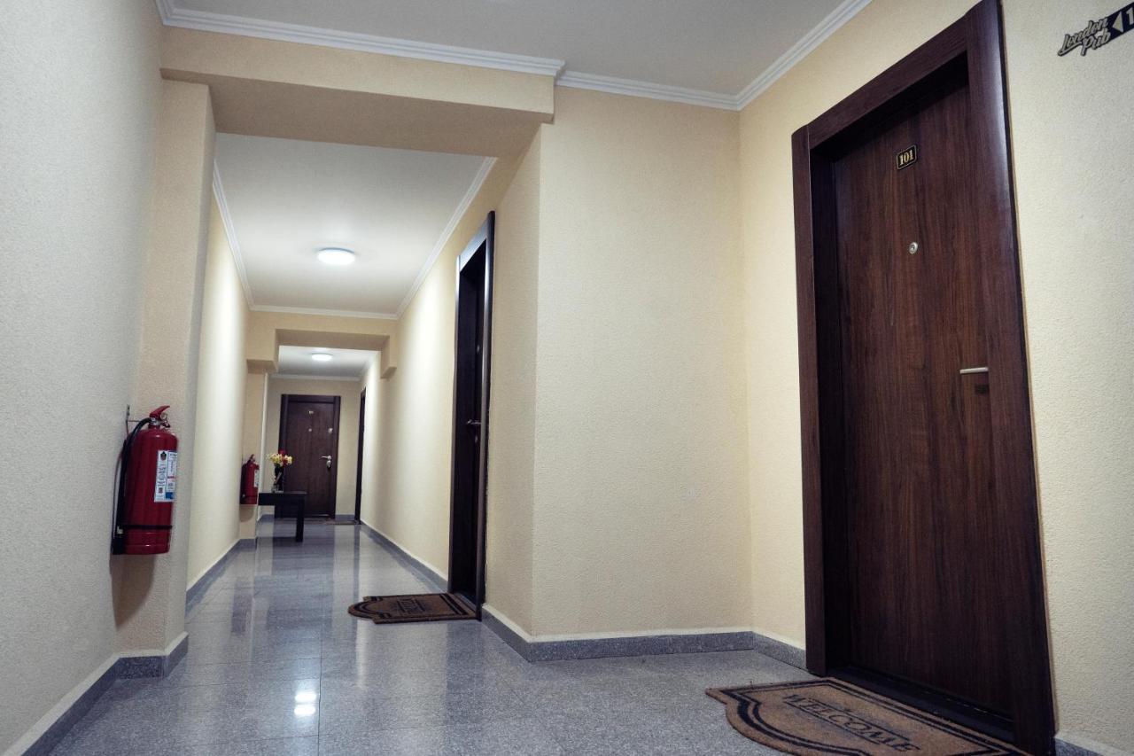 London Apartments Vaslui Ngoại thất bức ảnh